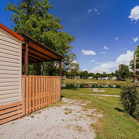 Lake View Mobile Homes With Thermal Riviera Tickets In Terme Catez Catez ob Savi Exteriér fotografie