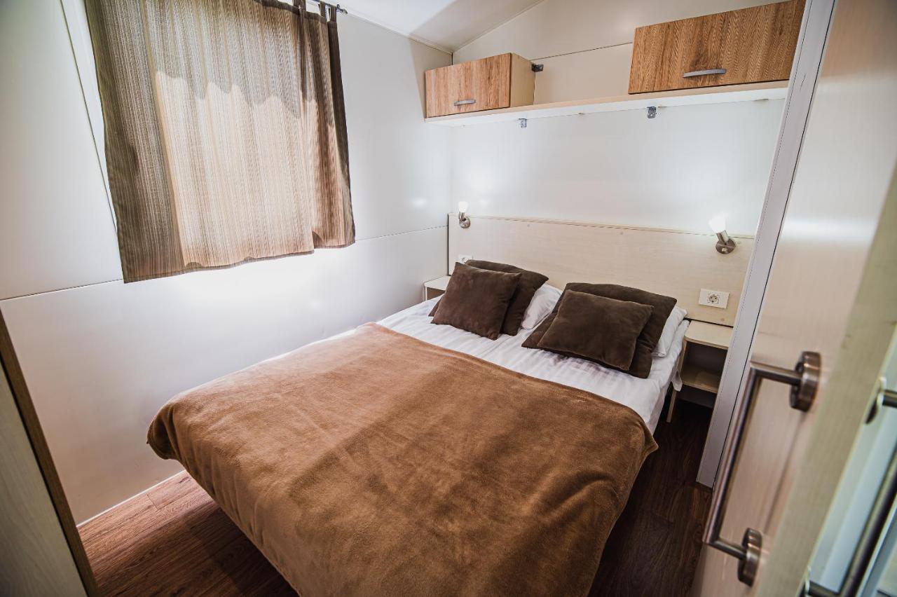 Lake View Mobile Homes With Thermal Riviera Tickets In Terme Catez Catez ob Savi Exteriér fotografie