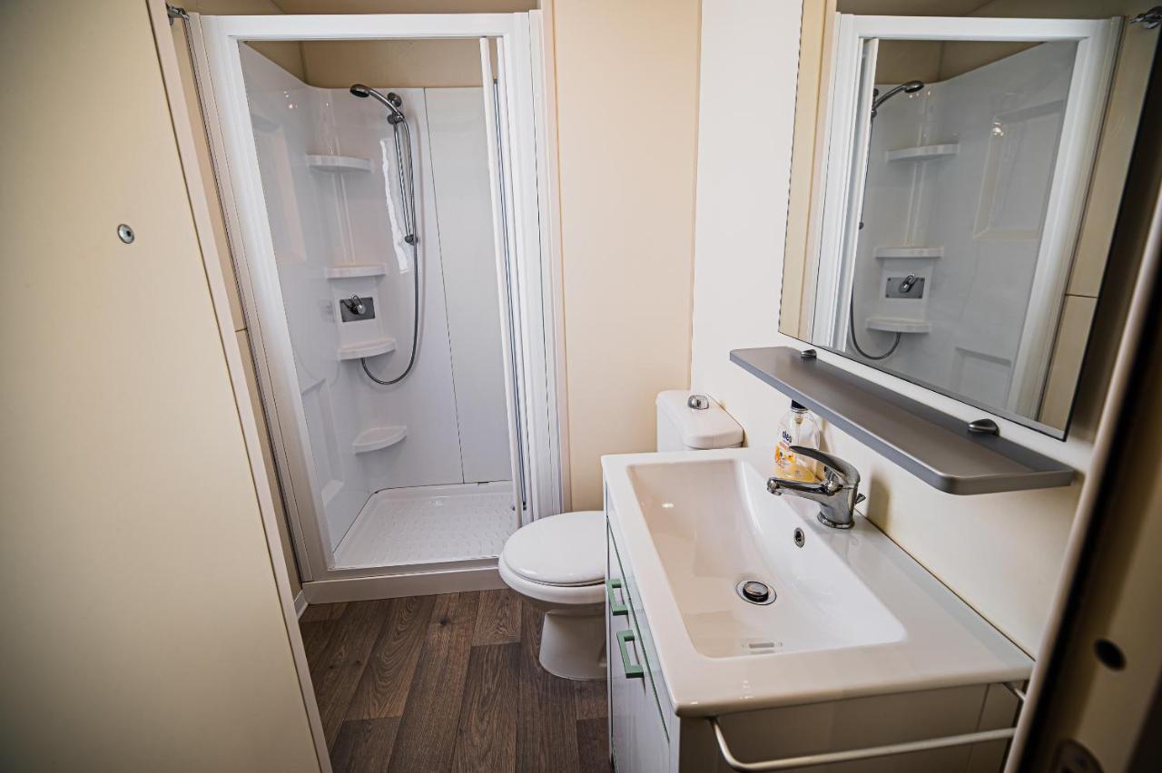 Lake View Mobile Homes With Thermal Riviera Tickets In Terme Catez Catez ob Savi Exteriér fotografie