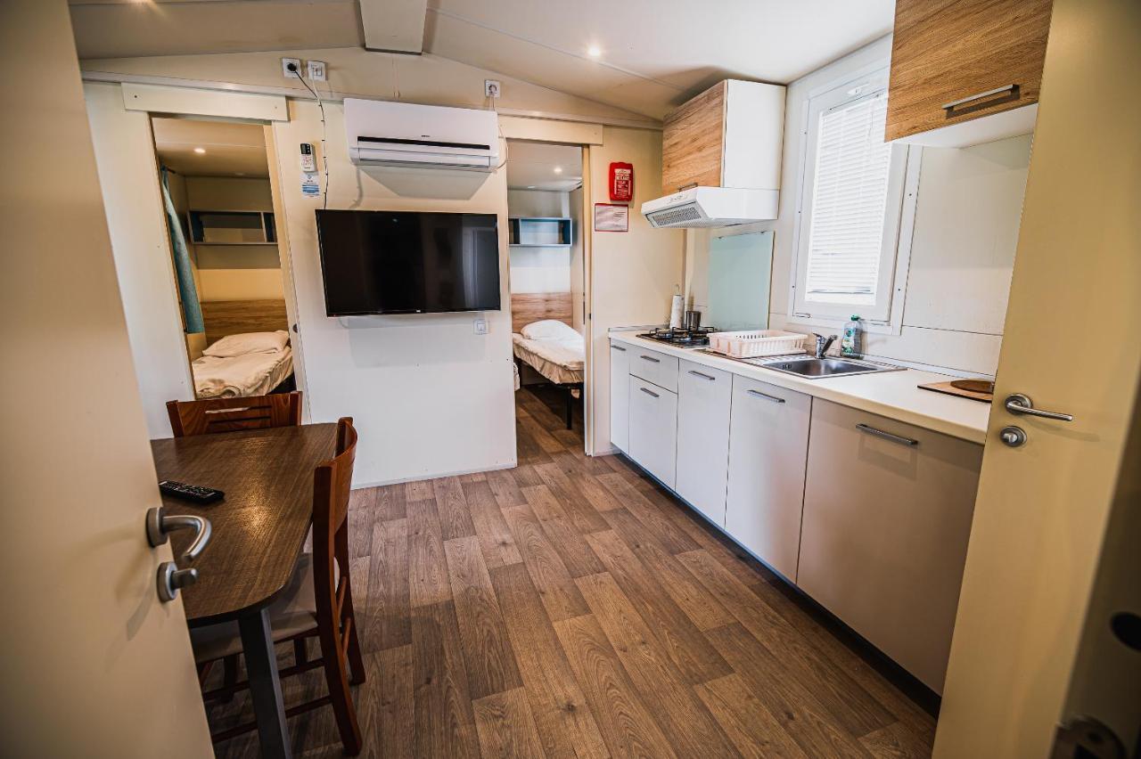 Lake View Mobile Homes With Thermal Riviera Tickets In Terme Catez Catez ob Savi Exteriér fotografie
