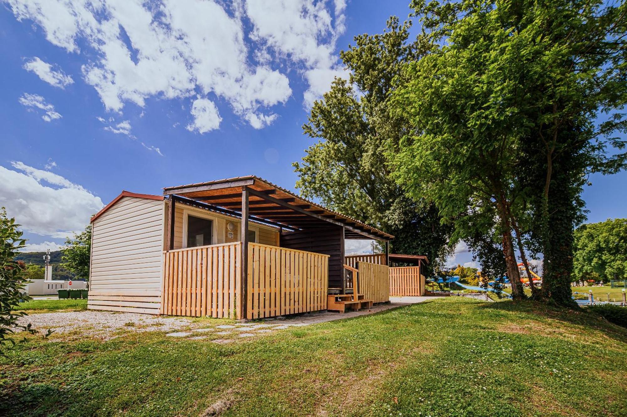Lake View Mobile Homes With Thermal Riviera Tickets In Terme Catez Catez ob Savi Pokoj fotografie