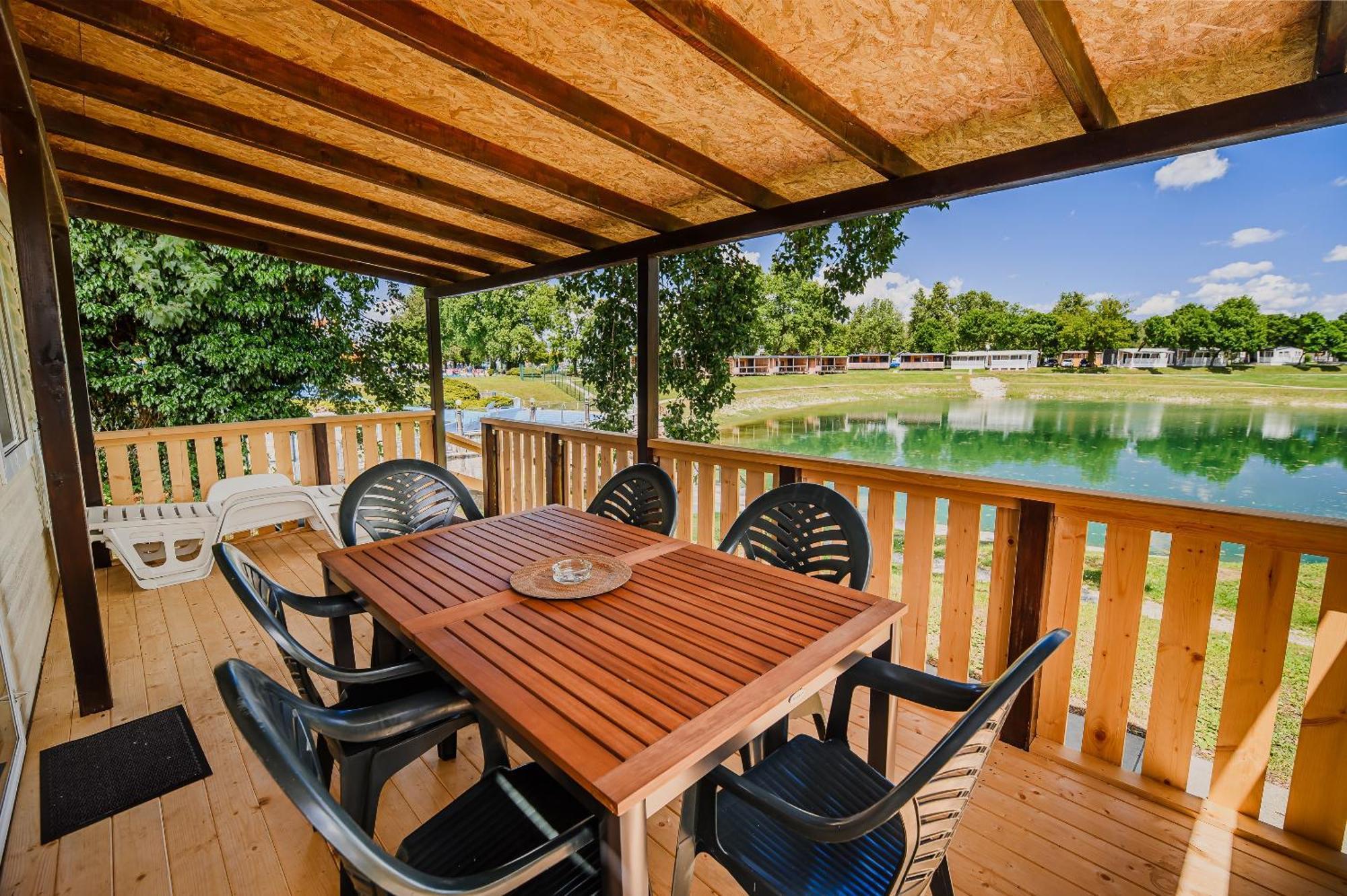 Lake View Mobile Homes With Thermal Riviera Tickets In Terme Catez Catez ob Savi Pokoj fotografie