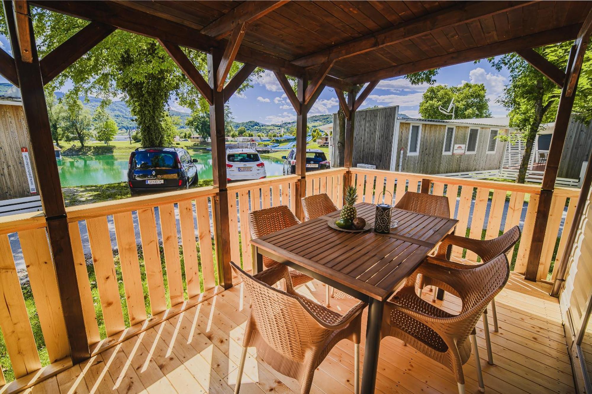 Lake View Mobile Homes With Thermal Riviera Tickets In Terme Catez Catez ob Savi Pokoj fotografie